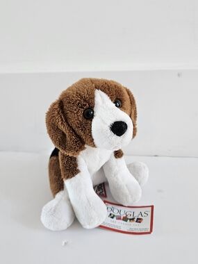 NWT Plush Brown & White Beagle - Douglas